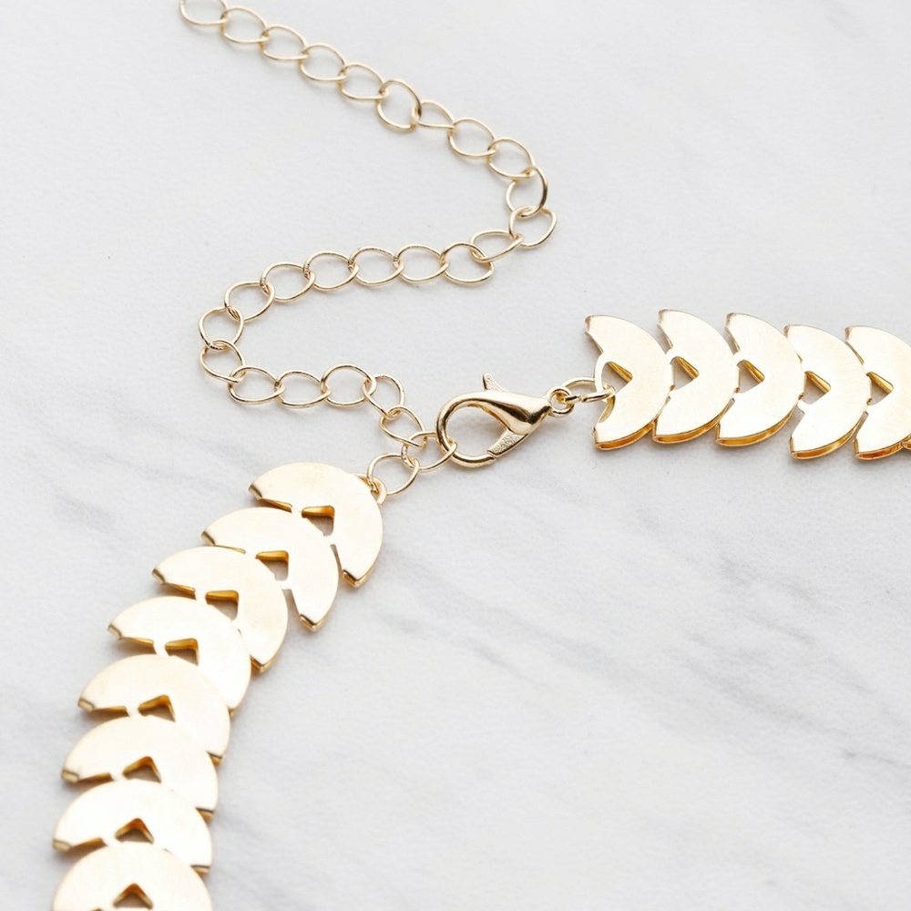 🌿GOLD CHOKER NECKLACE🌿 - Picture 2 of 3
